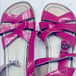 Saltwater girls sandals size 1